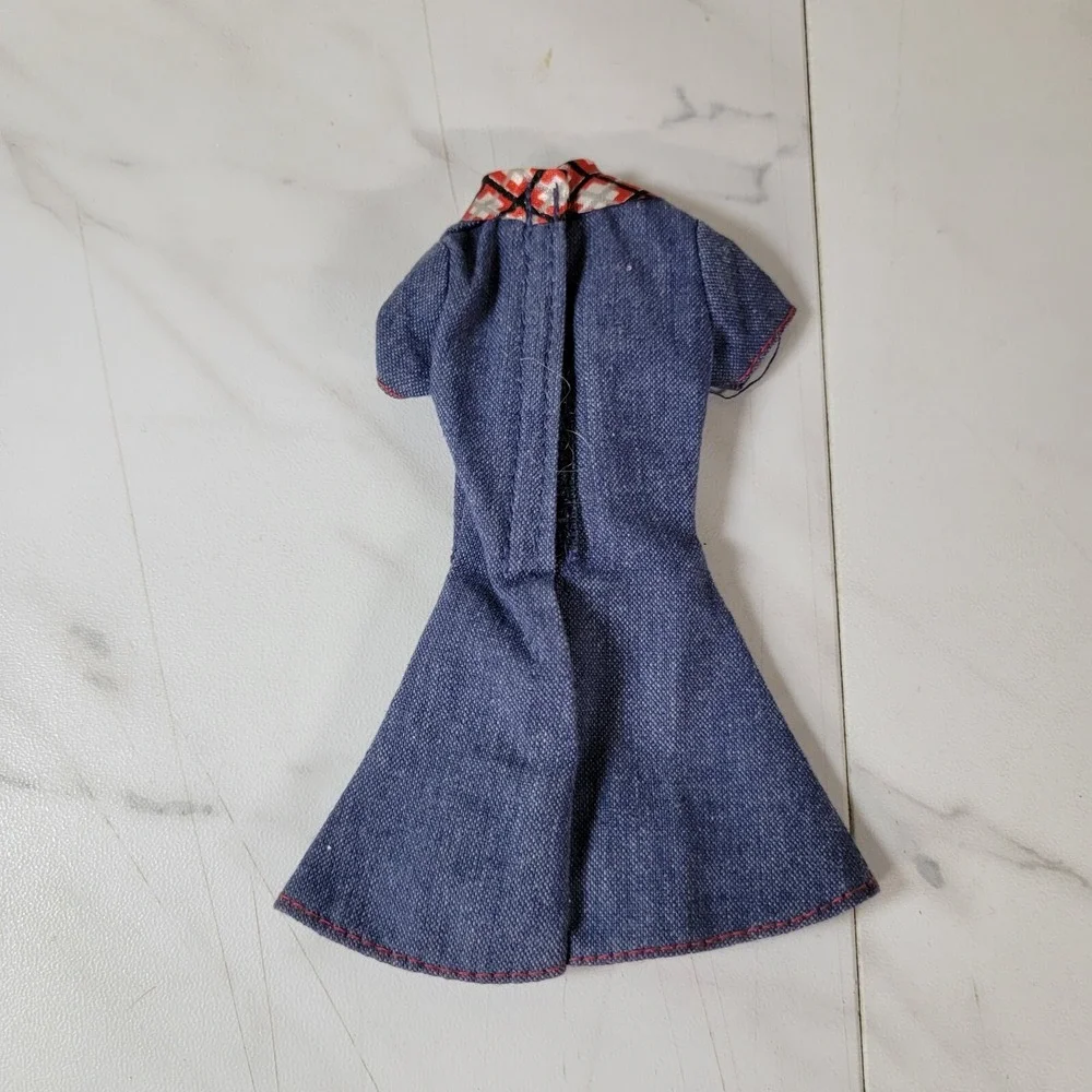 VINTAGE BARBIE‎ STYLE DENIM HEART DRESS DOLL 1997 18219